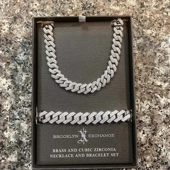BROOKLYN EXCHANGE 🎁NECKLACE AND BRACELET SET